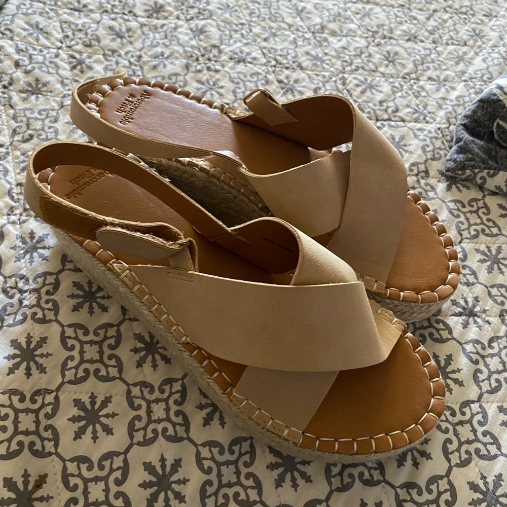 Abercrombie and Fitch platform